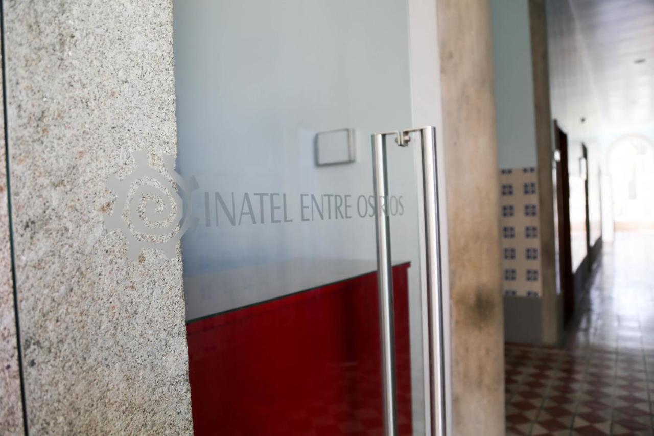 ホテル Inatel Entre-Os-Rios Portela  エクステリア 写真